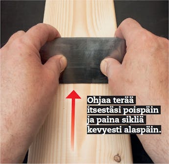 Siklin terän työntäminen eteenpäin Siklin terän työntäminen eteenpäin